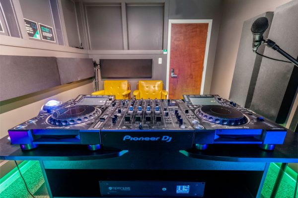 DJ Studio - Image 2